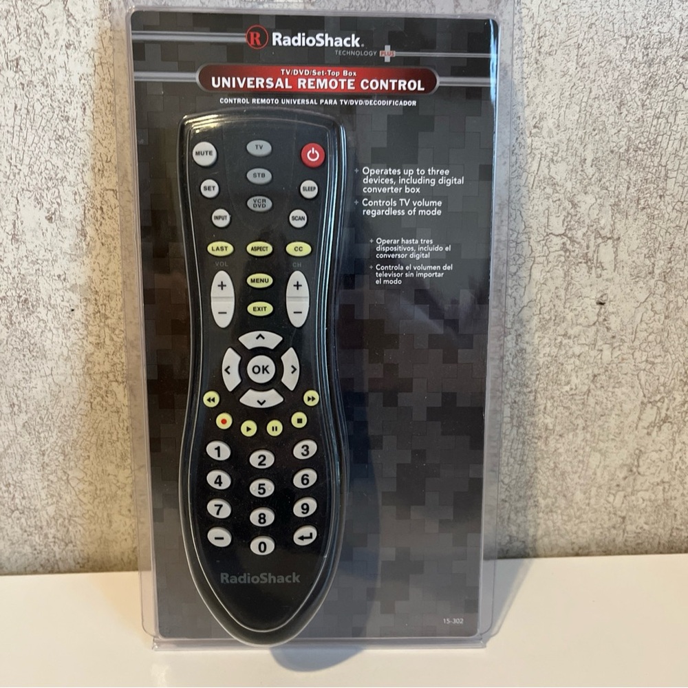 RadioShack Black Universal Remote Control 15-302